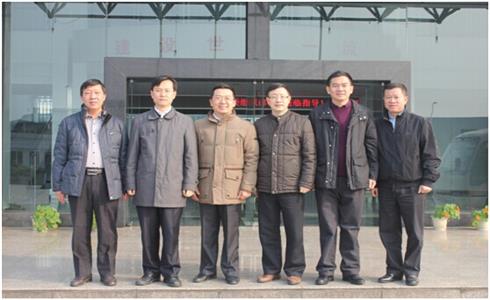 四川省委、成都市委組織部領(lǐng)導(dǎo)到成都中建材指導(dǎo)工作