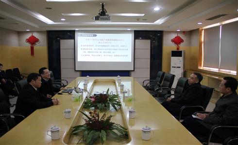 四川省委常委、組織部部長范銳平到成都中建材慰問指導