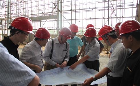 公司召開80兆瓦碲化鎘薄膜太陽能電池生產(chǎn)線項目現(xiàn)場工作會